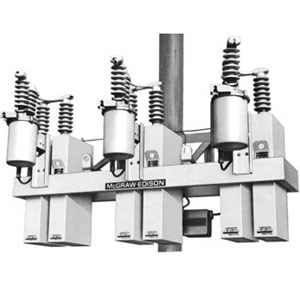 Banco de capacitores automatico  de 900 KVAR en 13.8 KV